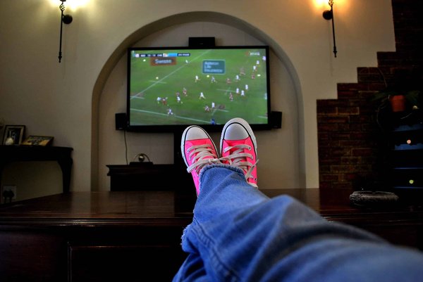 Droits de diffusion sportive : une bataille entre chaînes TV traditionnelles et nouveaux acteurs du streaming