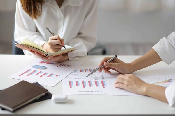 Quels sont les outils et logiciels essentiels pour simplifier la gestion de la comptabilité en entreprise ?