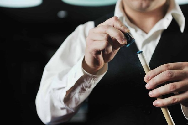 Comment choisir sa queue de billard pour améliorer son expérience de jeu ?