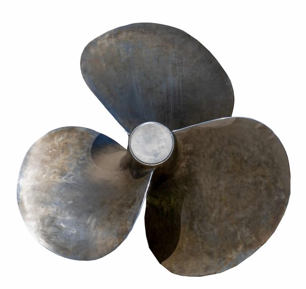 Comment choisir entre un moteur à essence et un moteur électrique pour propulser votre bateau ?